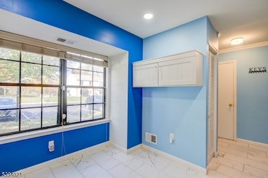 75 Pear Tree Ln unit 10C, Franklin Park, NJ 08823 - photo 7