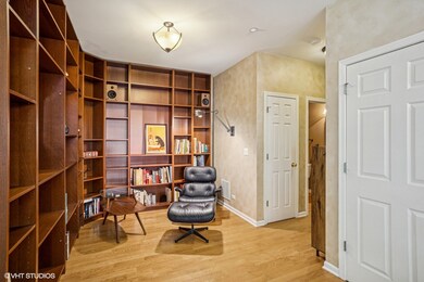 unlisted-address, Hoffman Estates, IL 60192 - photo 6