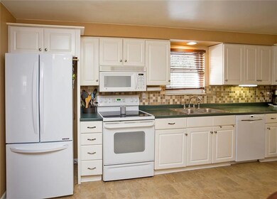 2942 Arrowhead Ct, Export, PA 15632 - photo 7