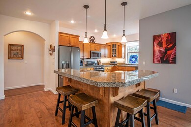 3950 SW Tommy Armour Ln, Redmond, OR 97756 - photo 4