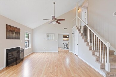 Living room, vaulted cieilings