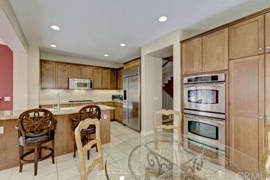 Stainless steel appliances! Double oven, built in 