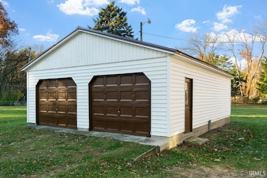 7733 N Meadow Ln, Walkerton, IN 46574 - photo 3