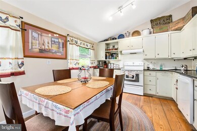 37 E Indian Ln, Norristown, PA 19403 - photo 3