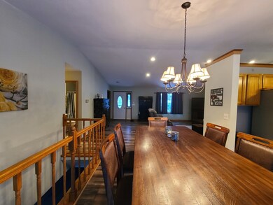 24200 Hillcrest Dr, Sterling, IL 61081 - photo 4