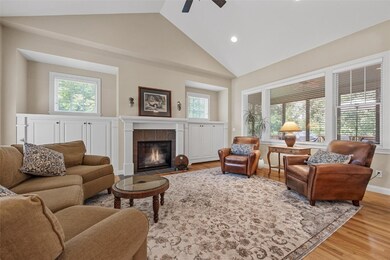 4902 Keystone Ridge SE, Cedar Rapids, IA 52403 - photo 6