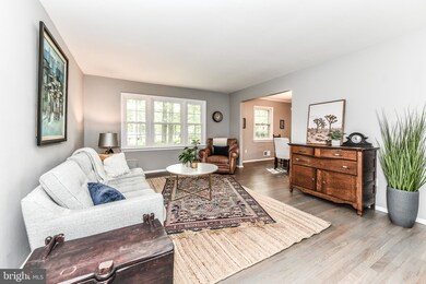 4631 Tara Dr, Fairfax, VA 22032 - photo 2