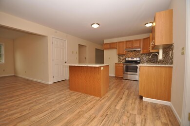 154 Azalea Dr, Tunkhannock Township, PA 18210 - photo 7