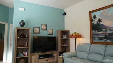 2109 Kingfisher Ln, Mission, TX 78572 - photo 7