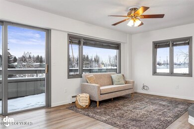 05-Living Room_SOPH5530