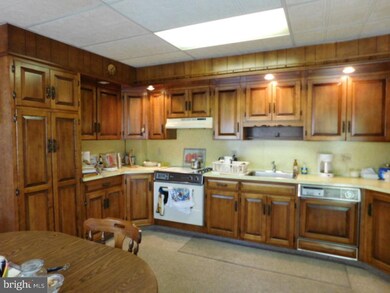 118 E Front St, Lansford, PA 18232 - photo 2