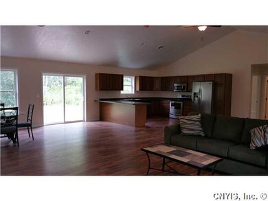 Kitchen Dining Open floor plan to the kitchen, liv