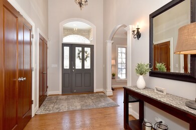 581 S Arlington Ave, Elmhurst, IL 60126 - photo 5