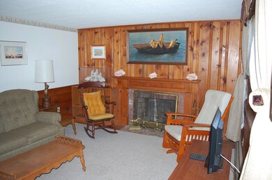 Livingroom with fireplace