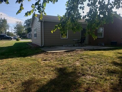 900 W Saint Louis Ave, Effingham, IL 62401 - photo 5