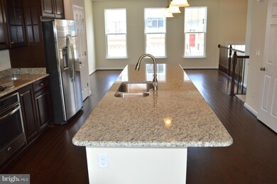 9054 Isabel Ln, Manassas Park, VA 20111 - photo 4