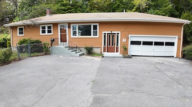 424 Lake Ave, Worcester, MA 01604 - photo 2