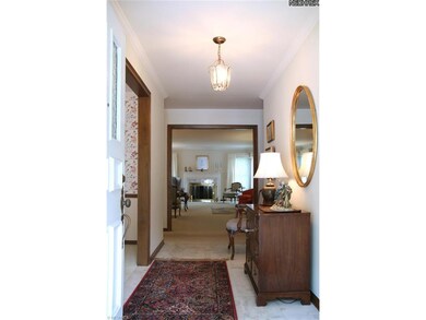 A large, open Foyer offers an iviting entrance.