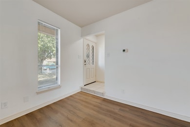 6214 Capestone Dr, Dallas, TX 75217 - photo 4