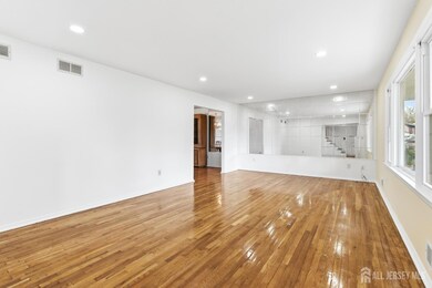 7 Oberlin Ct, Edison, NJ 08820 - photo 6