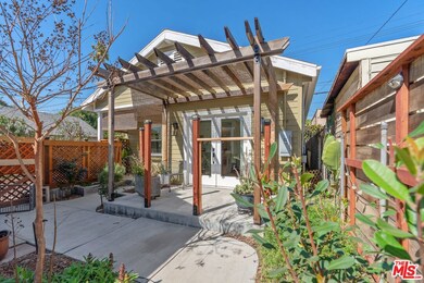 4611 W 17th St, Los Angeles, CA 90019 - photo 2