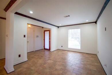 1118 Twin Falls Rd, Houston, TX 77088 - photo 3