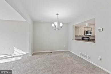 3728 Angelton Ct, Burtonsville, MD 20866 - photo 7