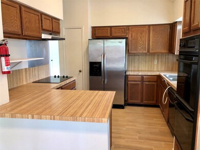 15650 Pebble Lake Dr, Houston, TX 77095 - photo 6