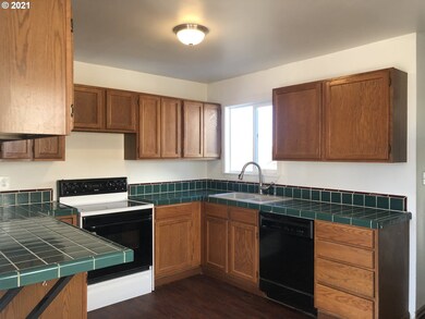 3123 SW Kirk Ave, Pendleton, OR 97801 - photo 5