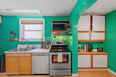 7-web-or-mls-15-marshall-ave