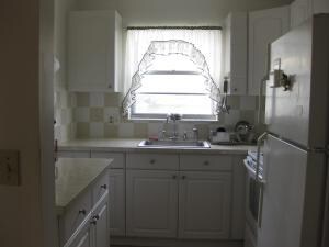 354 Windsor P unit 354, West Palm Beach, FL 33417 - photo 4