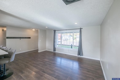 562 Elm St, Jefferson, OR 97352 - photo 5