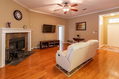 3300 Oakdale Ct, Hurst, TX 76054 - photo 5