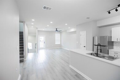 2519 Washington St unit 204, Waller, TX 77484 - photo 6