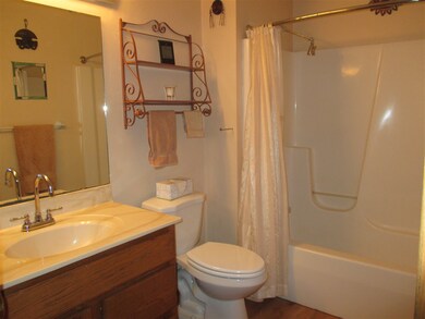 6060 Vroman Rd, Fitchburg, WI 53593 - photo 7