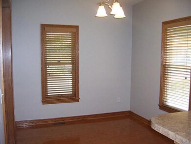 708 W Genesee St, Lansing, MI 48915 - photo 4