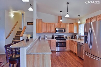 Kitchen & breakfast bar