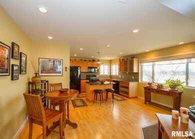 3723 W 44th St, Davenport, IA 52806 - photo 6