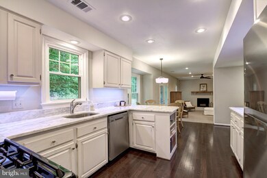 7621 Gralnick Place, Springfield, VA 22153 - photo 2