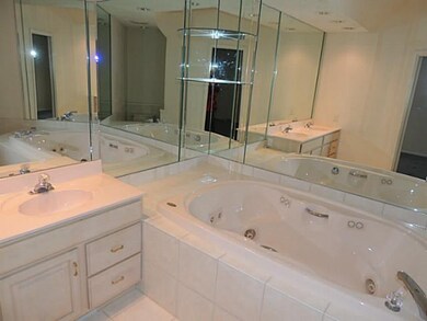 Master Bath/Spa Master bed bath/jacuzzi