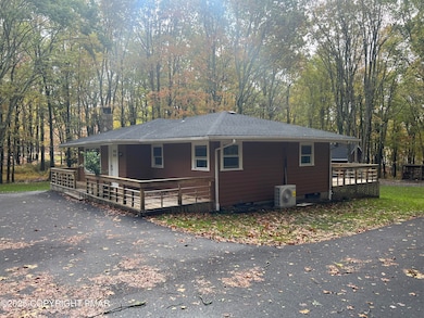 140 Davis Cir, Bushkill, PA 18324 - photo 3