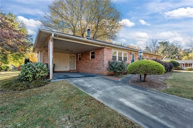 308 Edwards Place, Jamestown, NC 27282 - photo 3