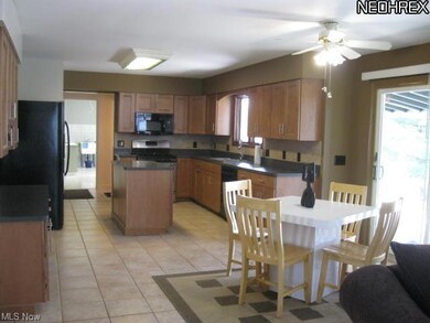 New kitchen in 2012. Never used appliances, cerami