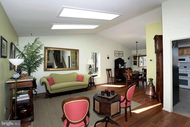 12706 Sabastian Dr, Fairfax, VA 22030 - photo 3