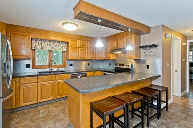 7 Cloud St, Enfield, CT 06082 - photo 3