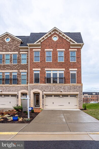 7220 Magpie Ln, Falls Church, VA 22043 - photo 2