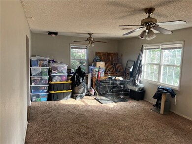 317 W Cedar St, Stilwell, OK 74960 - photo 4