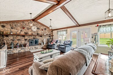 807 Oak Ct, Greenfield, IN 46140 - photo 5