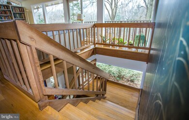 6821 Persimmon Tree Rd, Bethesda, MD 20817 - photo 3