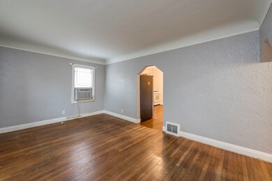 102 Baldwin Ave, Waukegan, IL 60085 - photo 5